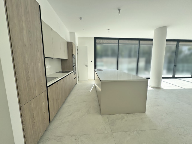 A Full Floor Masterpiece – photo 2
