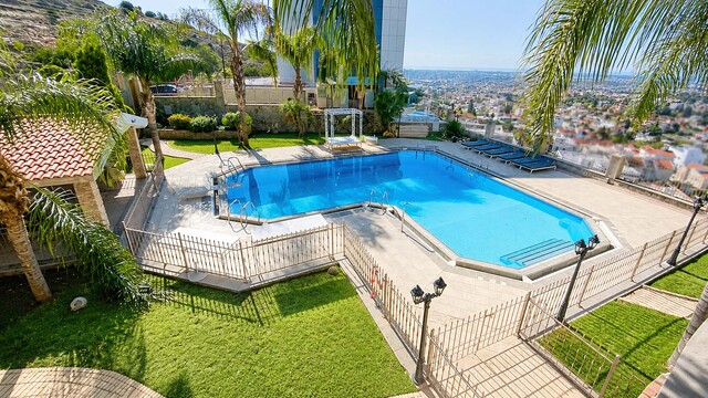 Prestigious Mansion With Panoramic Views – photo 1