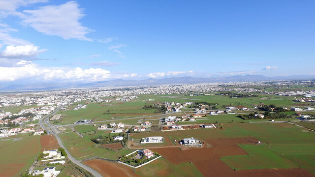 land-lakata.jpg