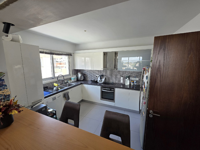 Bright & Spacious Penthouse – photo 6