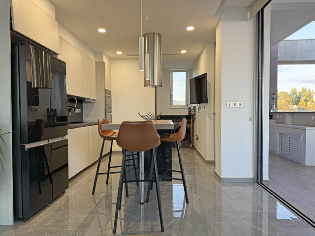 Skyline Views Luxury Penthouse – photo 8