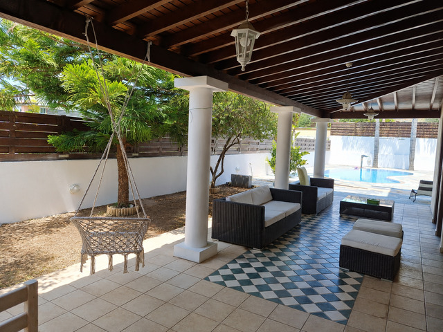 Spacious Family Home in Prestigious Engomi – photo 3