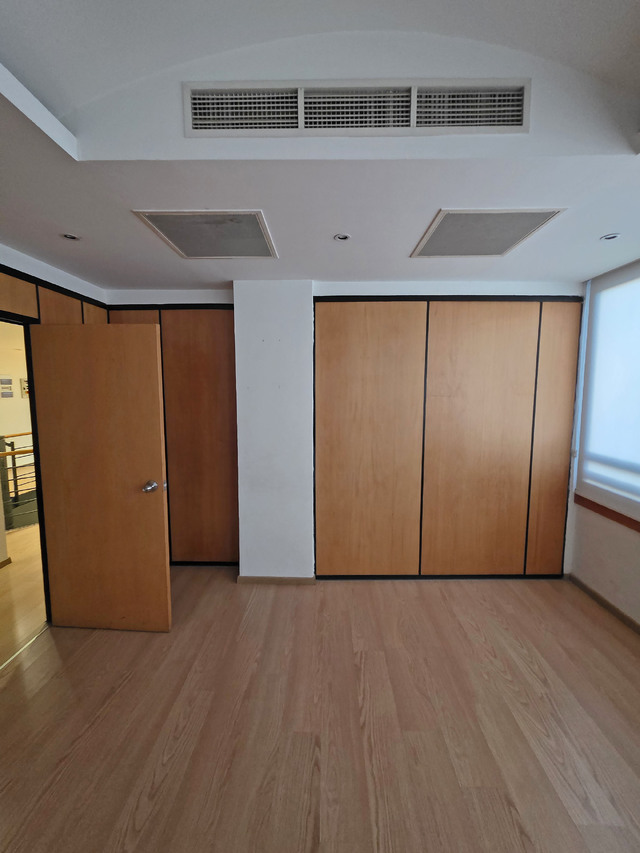 realEstateForBusiness-20250930-182016-copy.jpg