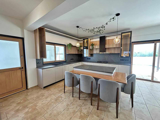 detachedHouse-490988733-551760817548273-4503084127677121494-n-copy.jpeg