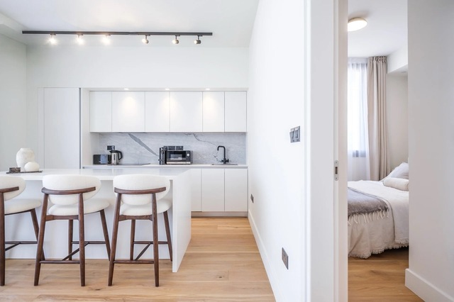 penthouse-image-5-large.jpg