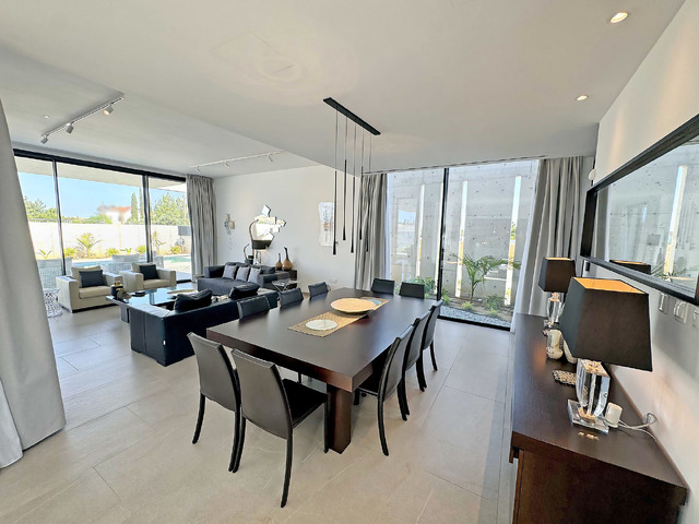 detachedHouse-img-1256-copy-2.jpg