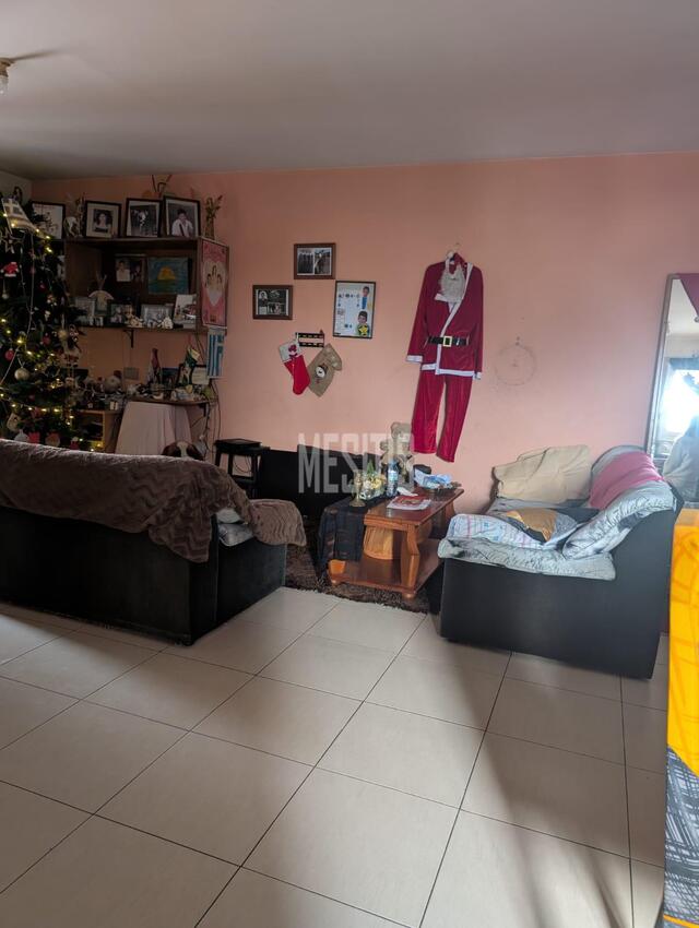 apartment-e7869daa-e7b3-4c9b-8b08-cd5b1c3f1550_Wtr.jpg