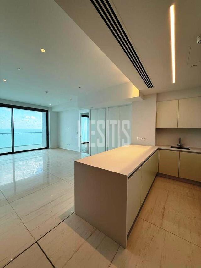 apartment-48c0b746-b944-4d2e-ad93-7ba127dd364e_Wtr.jpg