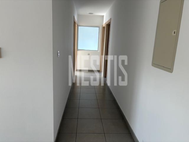 office-83cc4375-7dfe-49e3-814c-b15cd11f17be_Wtr.jpg
