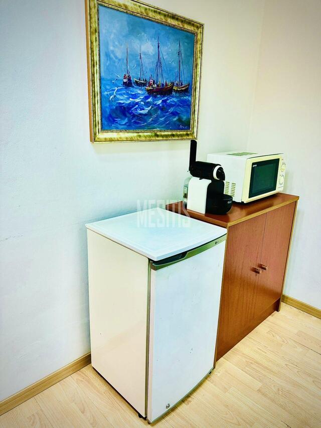office-a20fa418-4d71-4bad-b758-14f57e428146_Wtr.jpeg