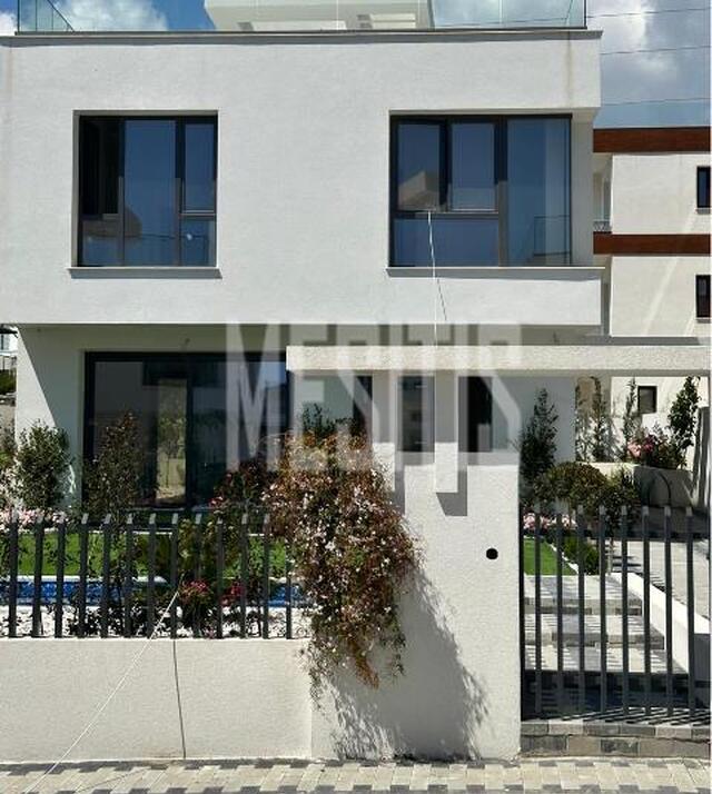 detachedHouse-90bf4d19-3ea6-4c10-bc23-73492fa8cf8d_Wtr.jpg
