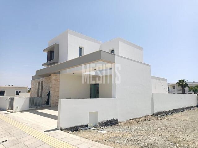 detachedHouse-c6ebdabf-ed0c-46dd-88aa-1d0b0976acfa_Wtr.jpeg