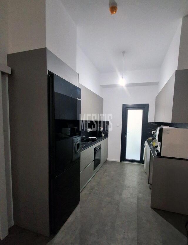 apartment-2e0cc6cd-c1db-4bec-afc4-155963a0cdd4_Wtr.jpg