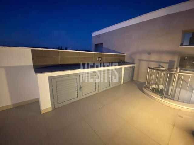 apartment-def290c5-5de8-4d4e-8c92-923a4fd4256c_Wtr.jpg