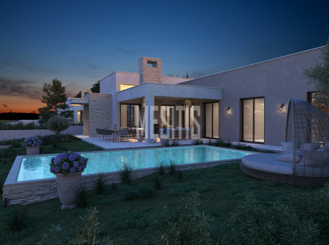 detachedHouse-bc926512-3eb5-40aa-906c-91dd42780183_Wtr.png