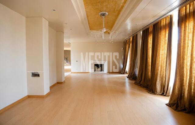 detachedHouse-550283d0-ee13-463d-a6f9-039227d78c5c_Wtr.jpg