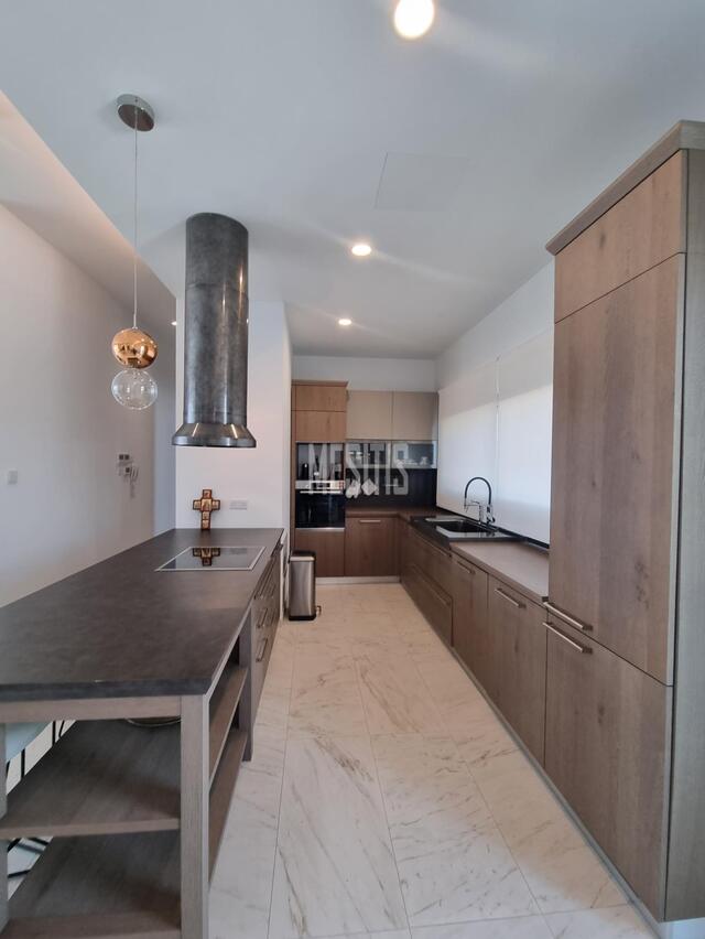 apartment-96fd21a9-bac1-4c30-a0c3-369cb703fb4b_Wtr.jpeg