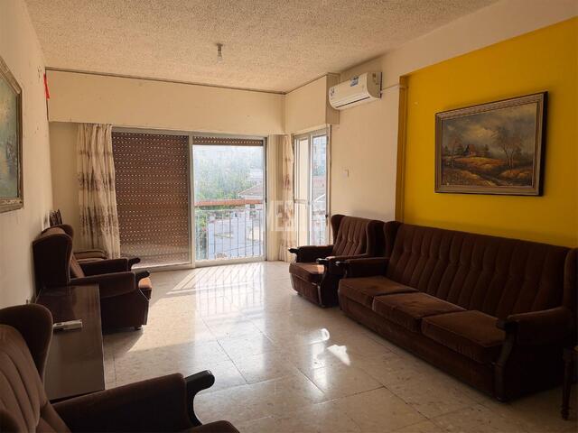 apartment-ce82077f-e7bf-4e2c-8615-d4c7eae11eb6_Wtr.jpg