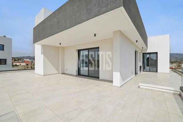 apartment-42a62985-d6aa-4f87-bdcd-e8f2c15fa087_Wtr.jpeg