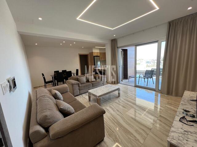 apartment-498cc91a-7344-49f7-85cf-cfeb58d7e1e1_Wtr.jpeg