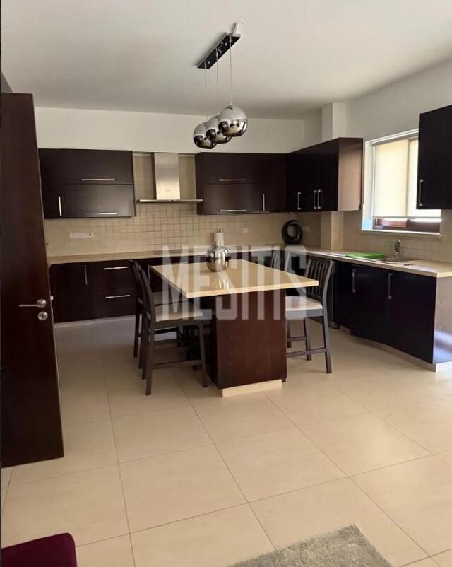detachedHouse-a6657ed0-ccef-4623-962a-70797692053b_Wtr.jpeg