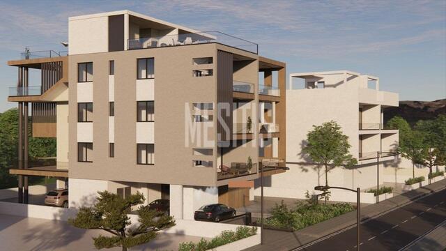 apartment-e0c25eb7-382a-4b83-9784-9773170a4a15_Wtr.jpeg