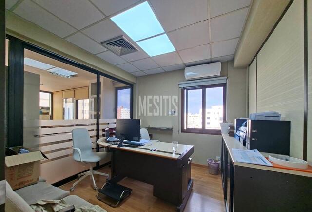 office-d2fa4b30-ecdd-421f-a5e8-d55d8cc1c254_Wtr.jpg