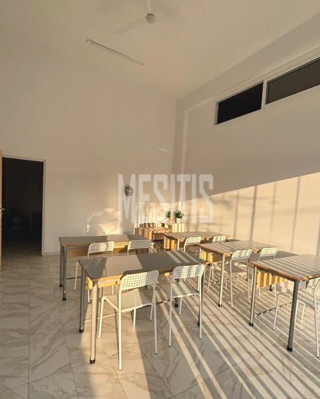 store-e5a395e7-27c0-42f9-bf66-39c43c6e0e6d_Wtr.jpg