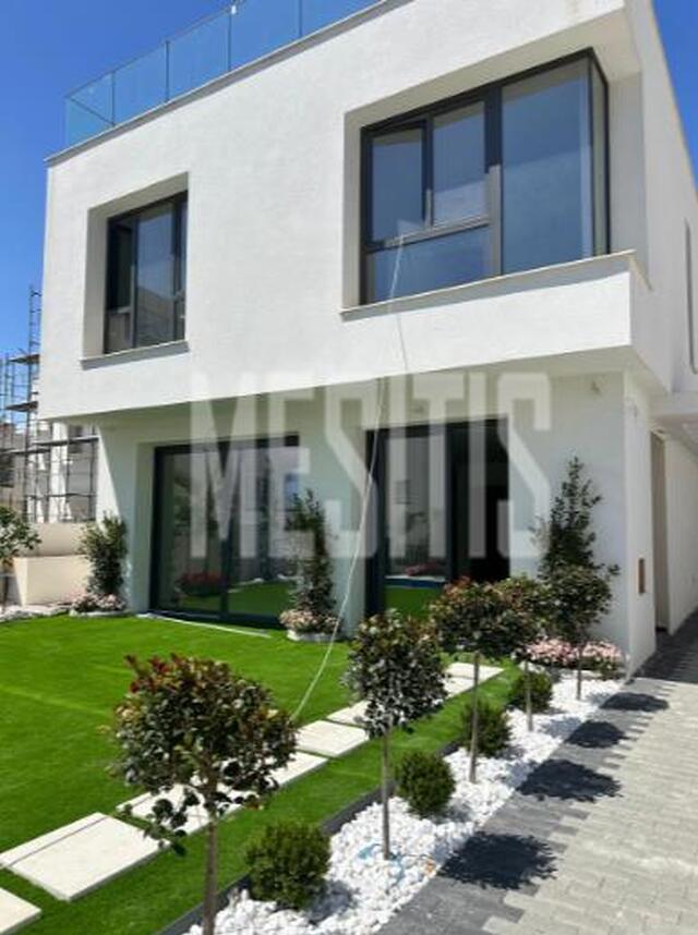 detachedHouse-f4a4669f-bf5f-4045-81e0-4c3f3b6c8e5a_Wtr.jpg