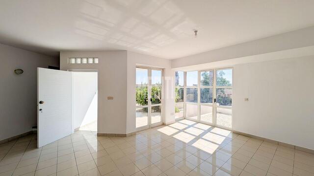 3 Bedroom Semi Detached House for Sale in Chloraka, Pafos – photo 1