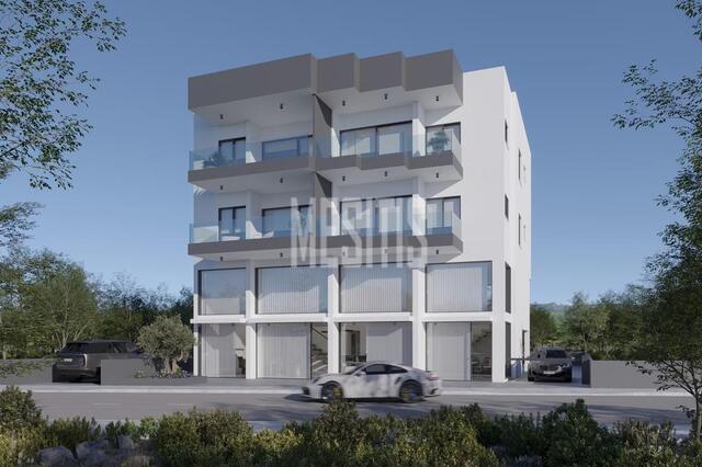 apartment-1ad80872-6981-45f1-9517-43e6182cf35f_Wtr.jpeg