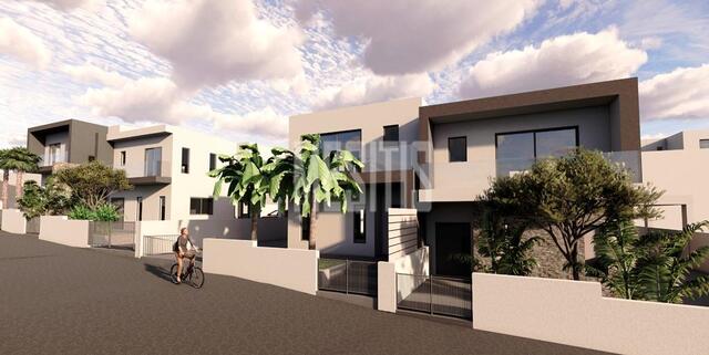 detachedHouse-f061e25a-b12e-479e-ae49-2ef18a6a9392_Wtr.jpg