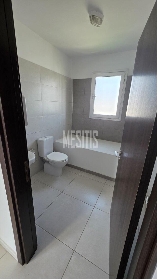 office-c5d738a3-392d-4d3b-98ce-7cdf746ee64e_Wtr.jpg