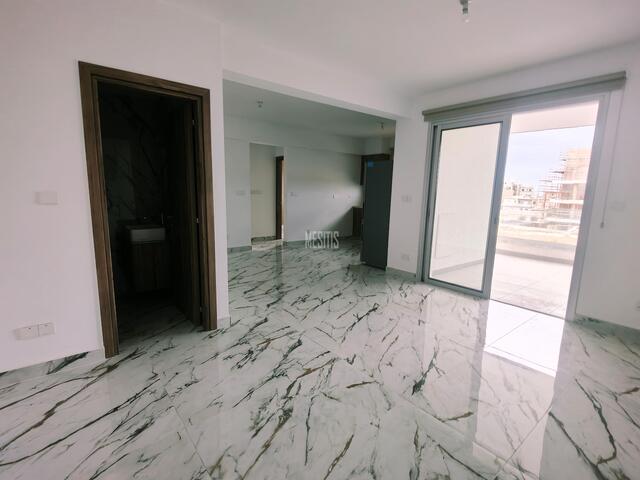 apartment-2b7a62f0-9139-42b5-bd25-48634ed28950_Wtr.jpeg