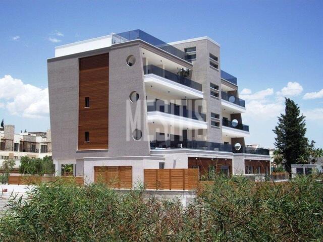apartment-3e8378ed-0aeb-4385-9ca2-c0c1e108794c_Wtr.jpg