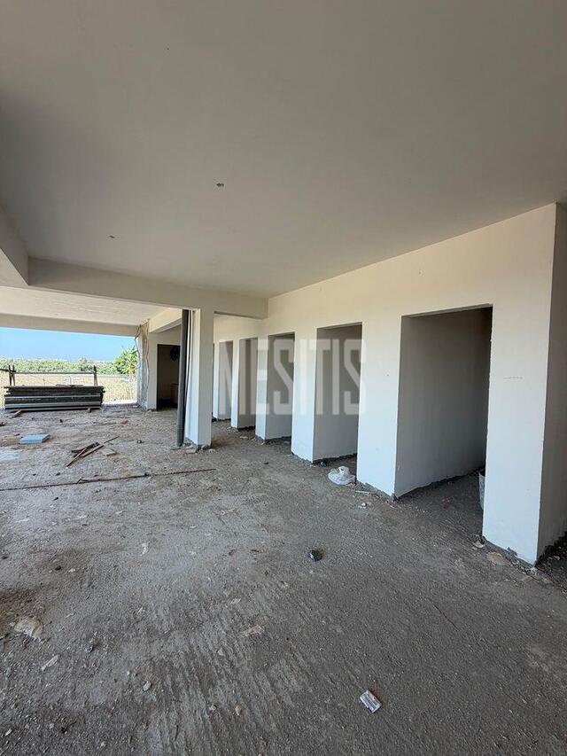 apartment-960a7c9a-53dc-4a42-937a-ead21c5bd092_Wtr.jpg