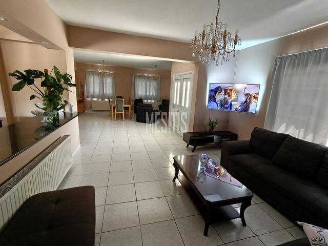 detachedHouse-14edbe3f-217e-4aaf-9947-1390e4b20e75_Wtr.jpg