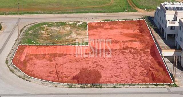 plot-68be38f6-cb28-4087-987a-0205155bb2ad_Wtr.jpg
