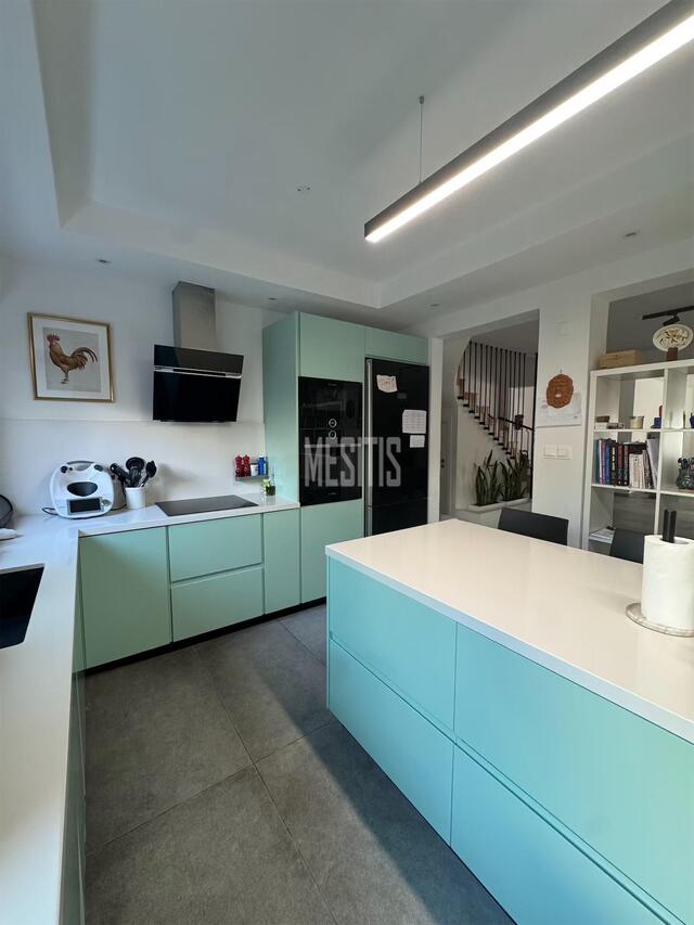 detachedHouse-c0db37bb-52c4-4f5a-ab32-404d5bd7a8e2_Wtr.jpg