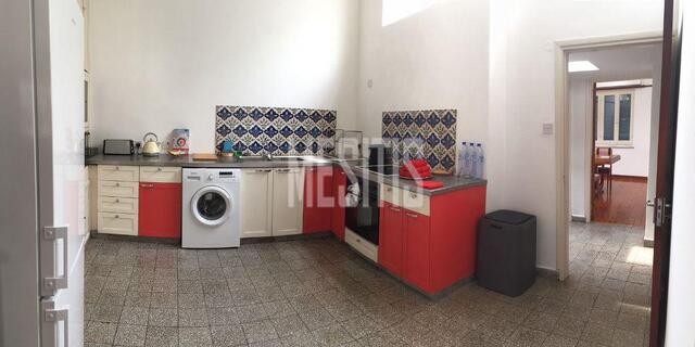 Fully Furnished and Spacious 2 Bedroom Apartment with Large Veranda for Rent in the Old Town of Nicosia – photo 7