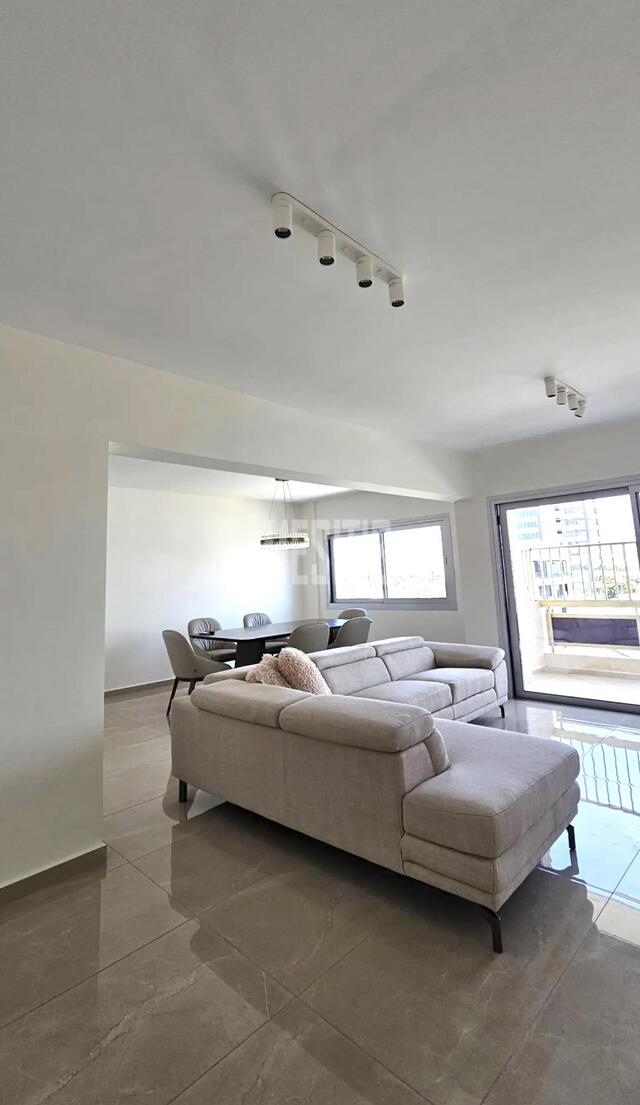 apartment-21faf65f-2399-466e-9ead-5c101ba5533a_Wtr.jpg
