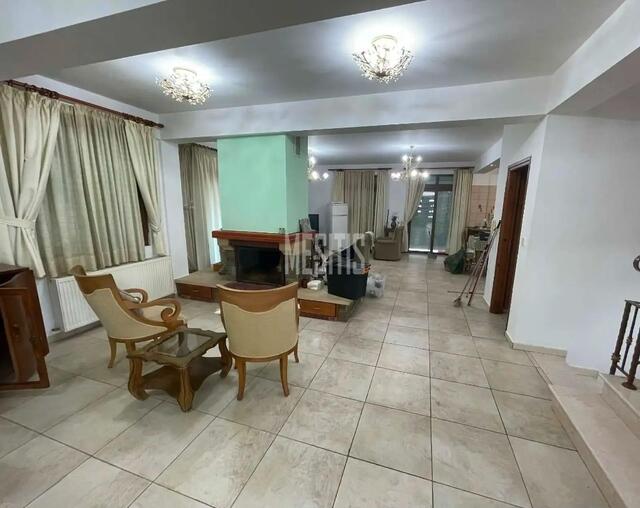 4-Bedroom House for Rent with Swimming Pool and Garden in Agios Therapon, Limassol – photo 2