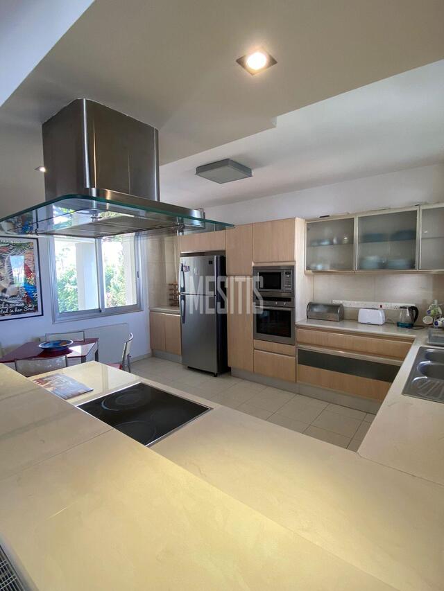 apartment-476bd8de-a559-4765-aa65-fe657083b34c_Wtr.jpeg