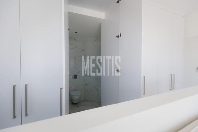 detachedHouse-f41c6f5b-57e3-4cd0-b216-a011edbae07e_Wtr.jpg