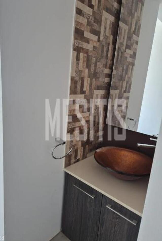 apartment-648ede14-efc7-4664-9ebc-400989bdd12d_Wtr.jpg