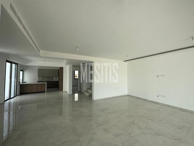 detachedHouse-ba77dd98-67c9-45d6-a881-400cf3fd4f5c_Wtr.jpg