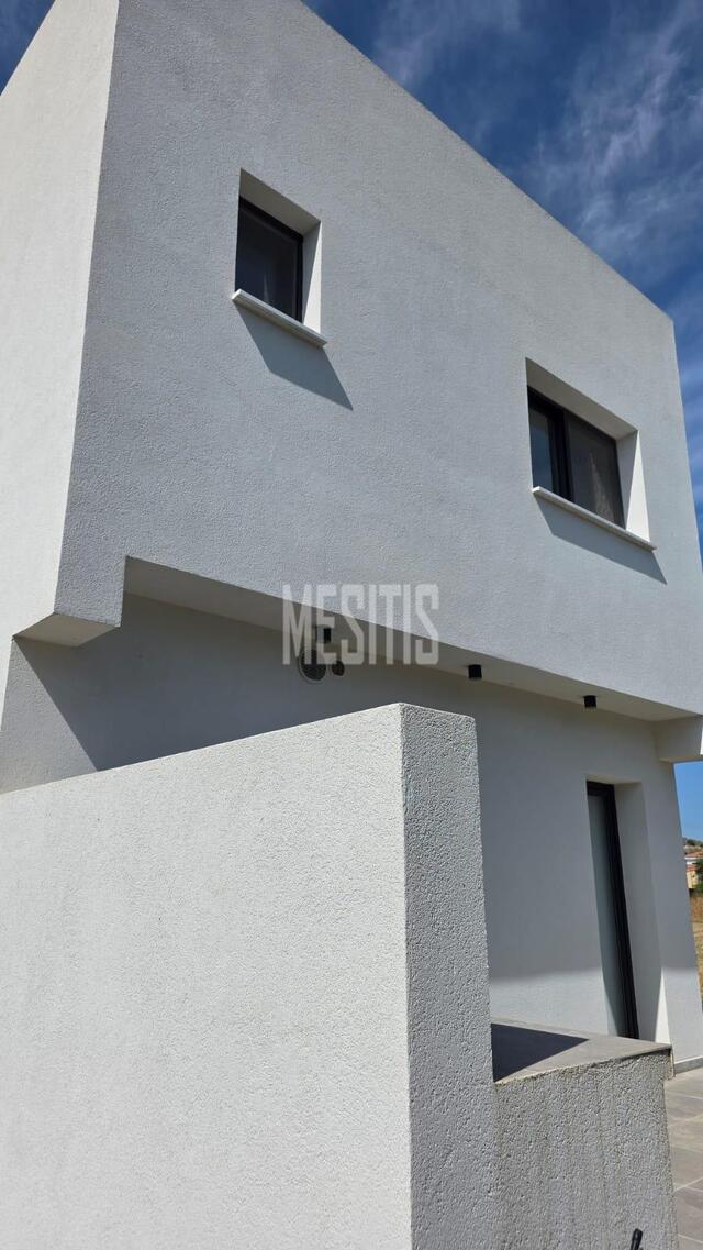 detachedHouse-2fa7f140-bae4-4994-9ed8-4fd79fcf2673_Wtr.jpg