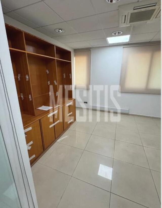 office-2585d4f8-0264-4057-9b48-b871b8295a44_Wtr.jpg