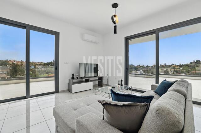 apartment-2b54c911-cbf6-4ecc-adf6-51403caa3eeb_Wtr.jpeg