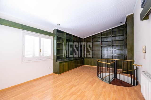 detachedHouse-18b5b870-3eb6-4857-9c5c-5f866ff719d9_Wtr.jpg